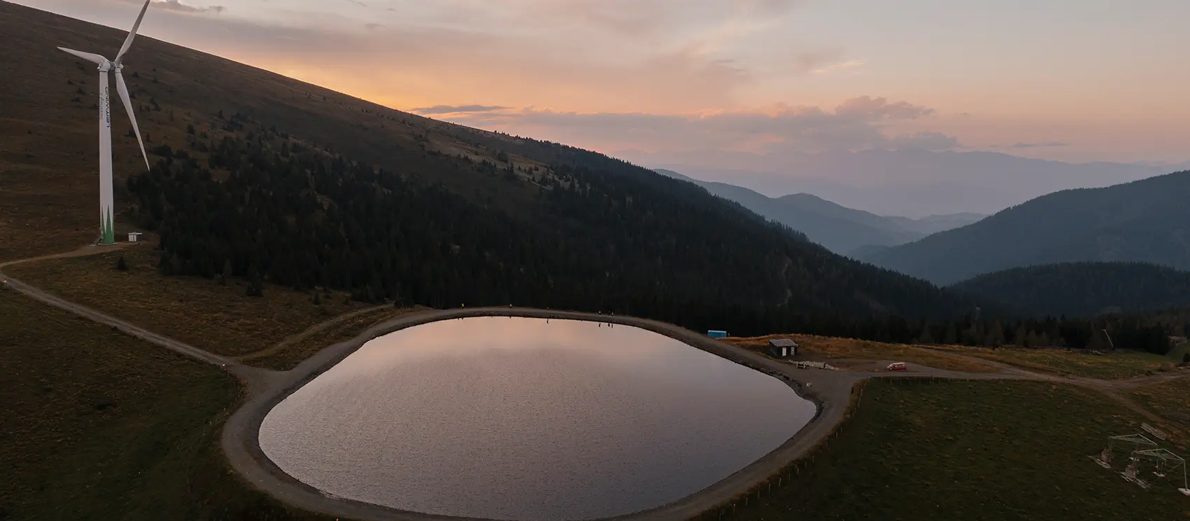 Blick auf den Speicherteich am Speikkogel und in die herrliche Berwelt.